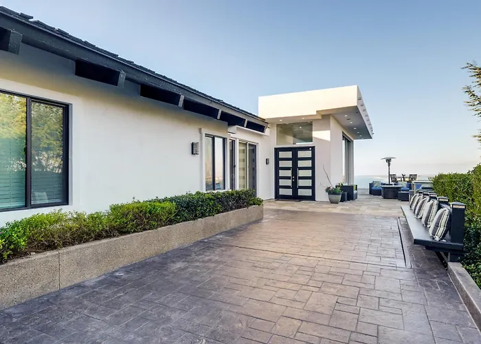 Pool & Coastline Views: Luxe La Jolla Home San Diego