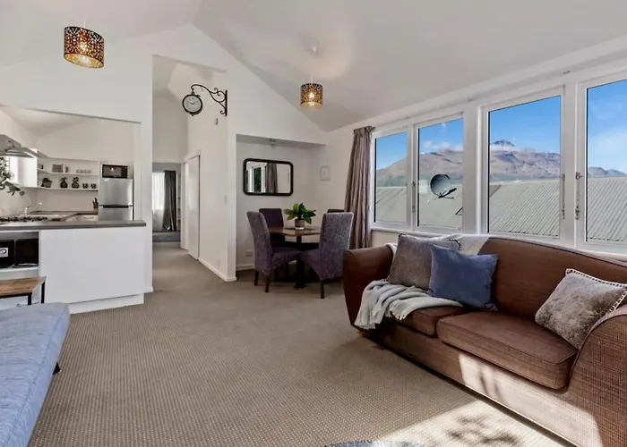 Historic Stone Cottage - Alley Apartment With Spa Queenstown