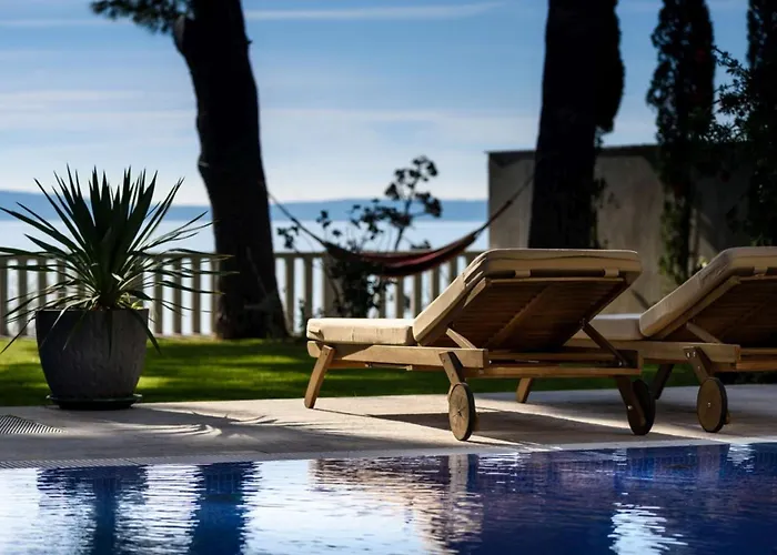 Luxury Seafront Villa Castello Split With Heated Pool, Jacuzzi And Sauna At The Beach In Split