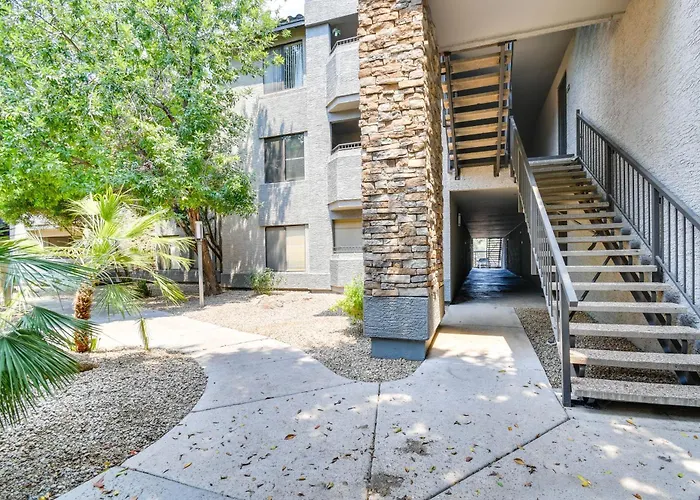 Walkable Location: Phoenix Apt W/ Pool Access!