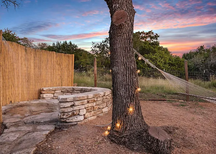 Falling Star, Hot Tub And Pet Friendly! Fredericksburg