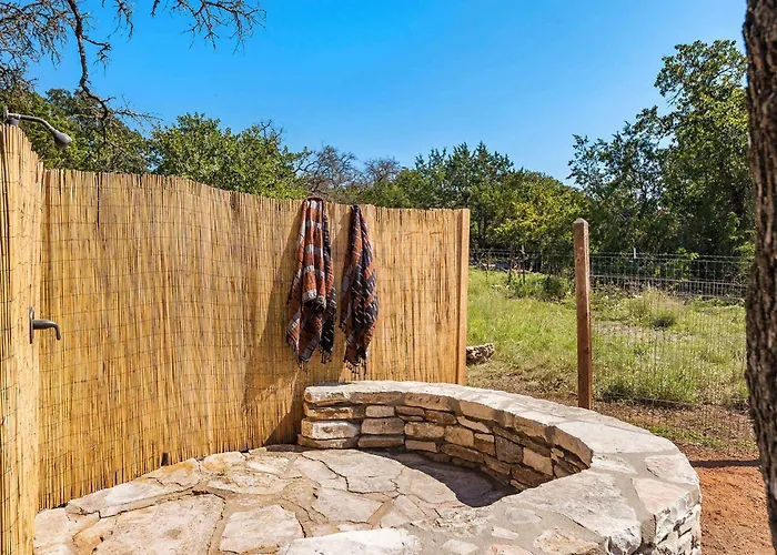 Falling Star, Hot Tub And Pet Friendly! Fredericksburg