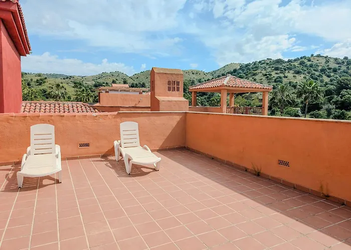 Marbella! 2 Bedroom Duplex W/ Sea Views & Rooftop
