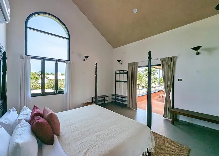 Cove Luxury Beach Villa Mamallapuram