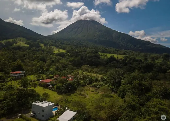 House Of Views, King Bed, Volcano View La Fortuna