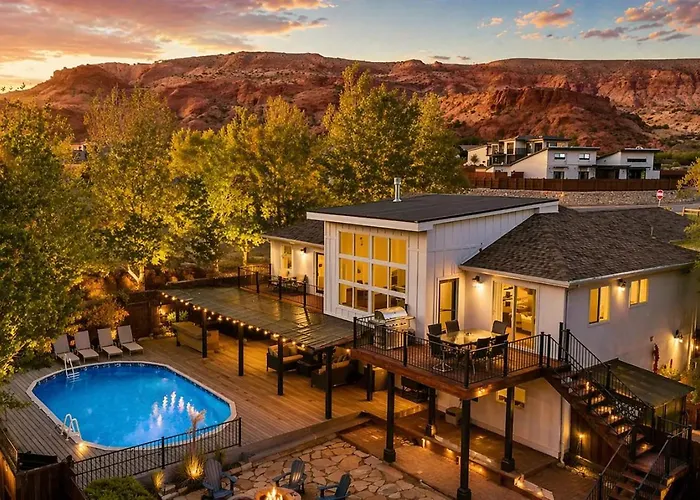 Exclusive Retreats 6 Bedroom 6 Bath Desert Paradise With Private Heated Pool Moab