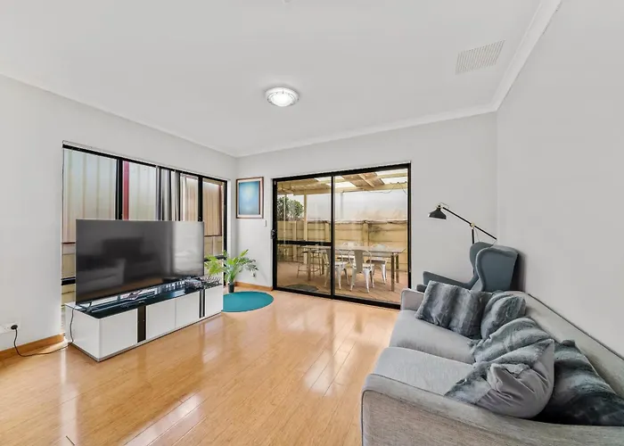 Perth Airport Stay 5Br House With 6 Beds &Parking