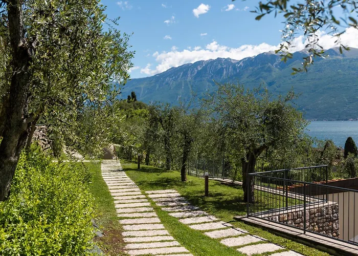 Residence Dany Appartamenti Con Cucina Vista Lago Piscina E Parcheggio Gargnano