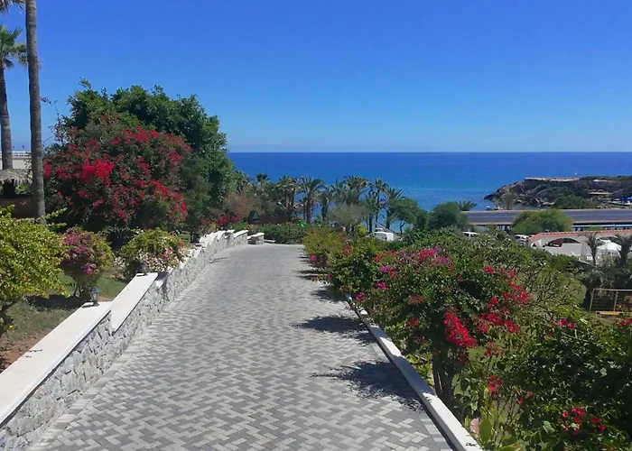 Denizkizi Hotel Karavas 
