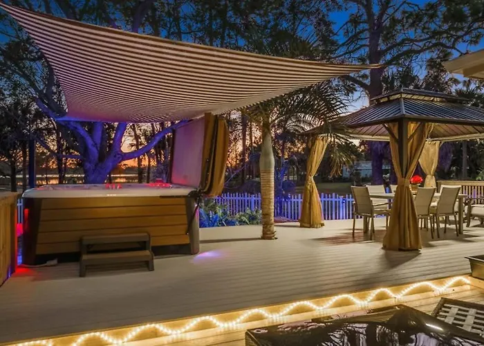 Tranquil Lakeside Haven North North Naples