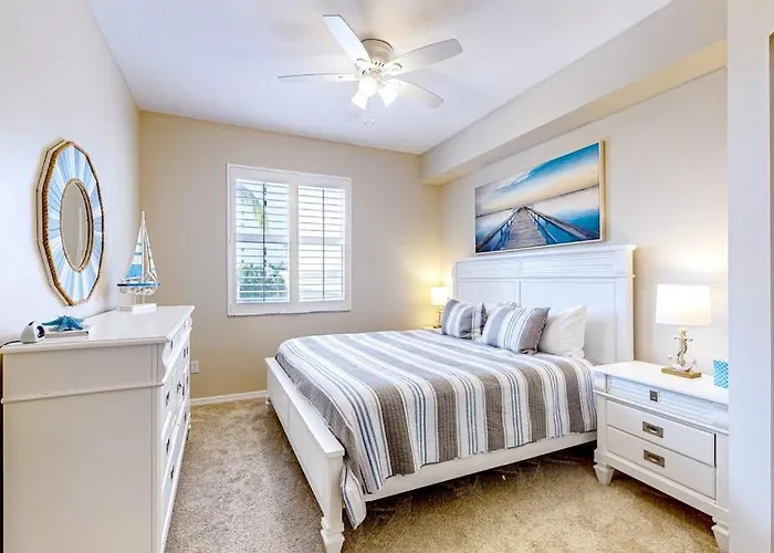 Luxury Condo In Regatta North North Naples
