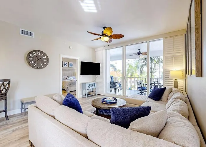 Luxury Condo In Regatta North North Naples