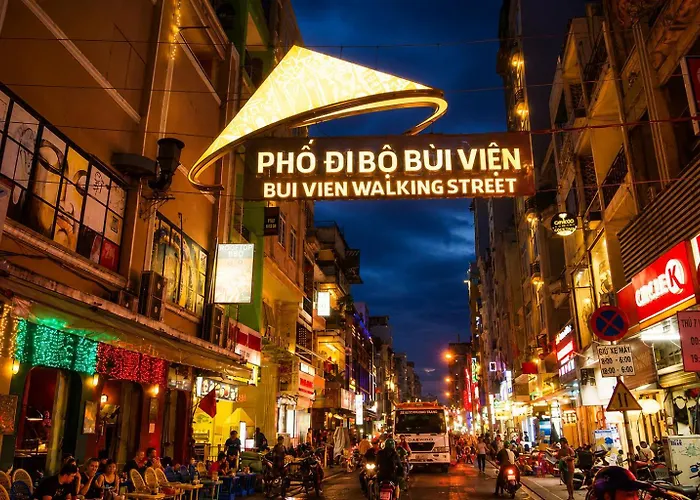 Saigon Hideout New World View - Romantic Stay, Netflix & Bathtub District 1 Ho-Chi-Minh-Stadt