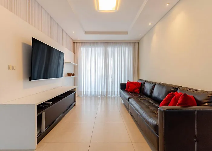 Apartamento Em Condominio Com Piscina E Jacuzzi Bombinhas