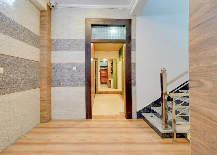 Hotel O Cozy Home Stay Premium Varanasi