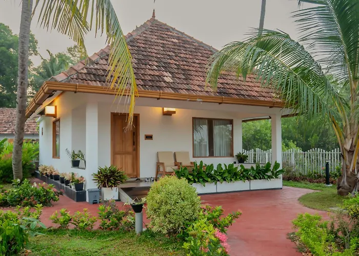 Kaayal Villa Lakefront Luxury By Hotelbuz Varkala