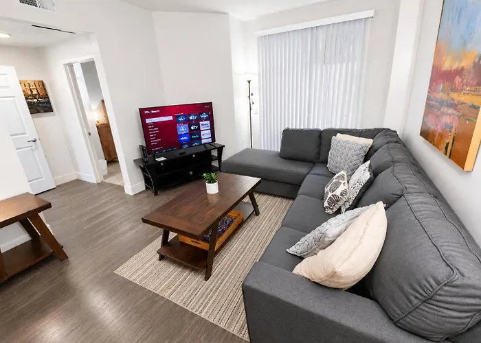 Cozy Apartment Homes On Wilshire Corridor Los Angeles