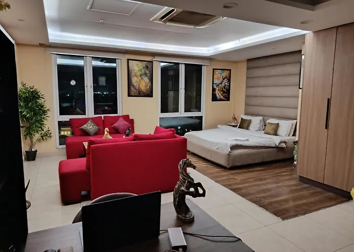 Experience The Art Of Luxury Living In Gold Crest Mall Dha Lahore