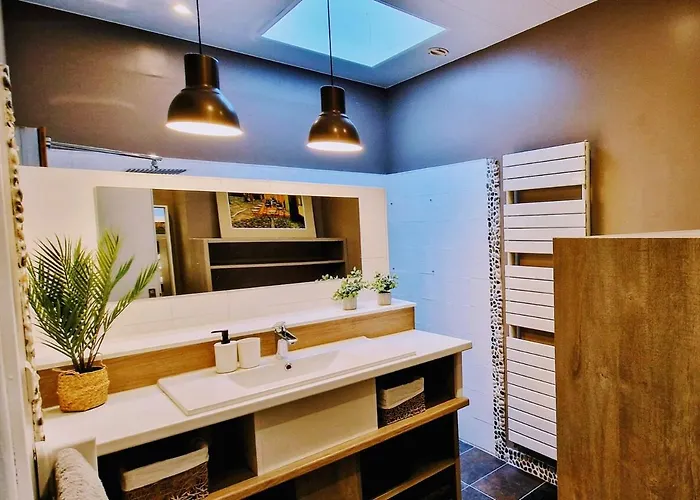 Ferienwohnung Le Loft De Thau, Standing, Grand Patio, Deco Boheme, Parking, Climatisation Sète