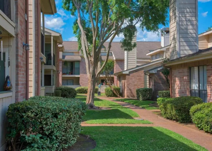 Bright And Spacious Townhome Near Parks And Dining Houston