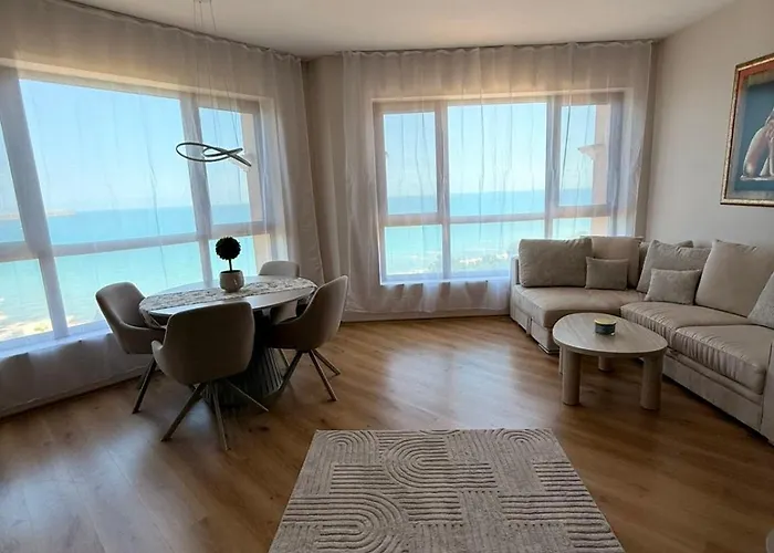 Cabacum Beach Residence Warna