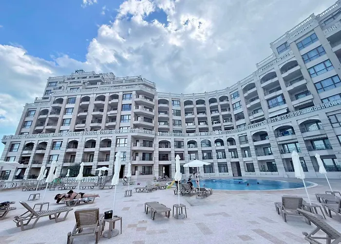 Cabacum Beach Residence Warna