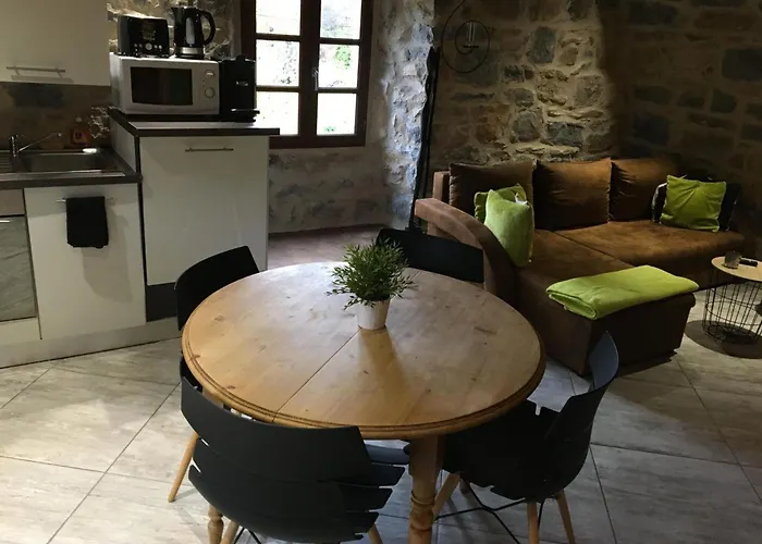 Ferienwohnung Cocoon,Vue Montagne,Jacuzzi Prive Mostuéjouls