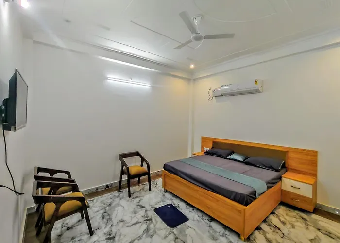 Amrit Prabha Kunj Best Cozy Rooms Ayodhya