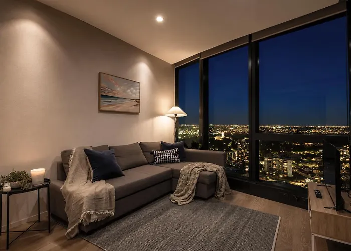 Skyline Suites - Scenic Views, King Bed, Level 39 Melbourne City