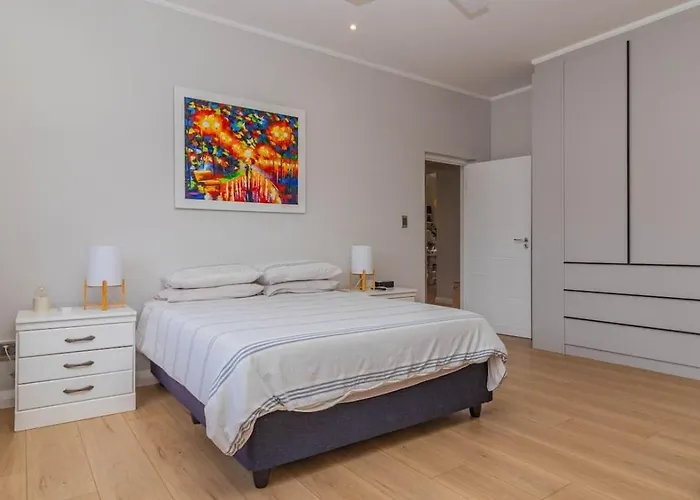 Robin Retreat - Luxury 3 Bedroom Villa -Hermanus