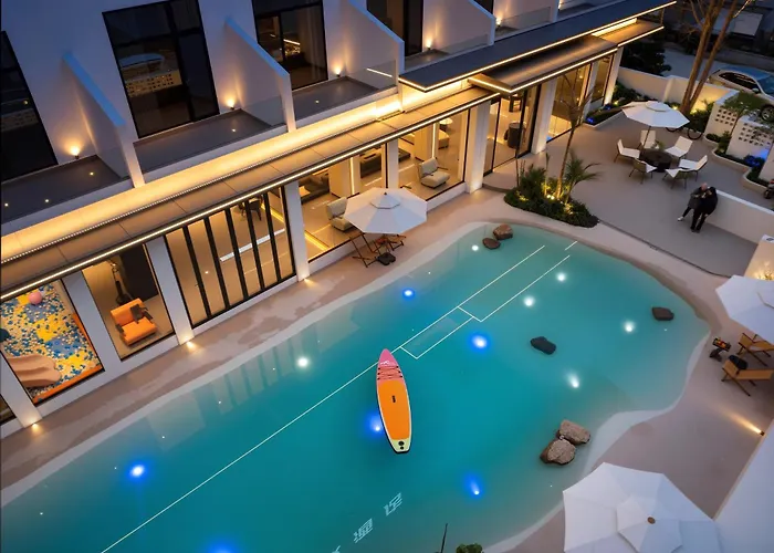 Zhangjiajie Forest Oxygen Bar Resort Hotel - New Hotel In 2026 Large& Buffet Breakfast&Gym&Near East Gate &Free Laundry Service & Mini Bar &Coffee And Travel Guide Explanation Of Tour Plan Reserve English Butler