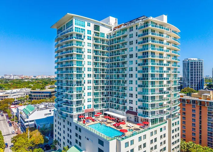 Elegant King Suite, Rooftop Pool, Full Kitchen Miami