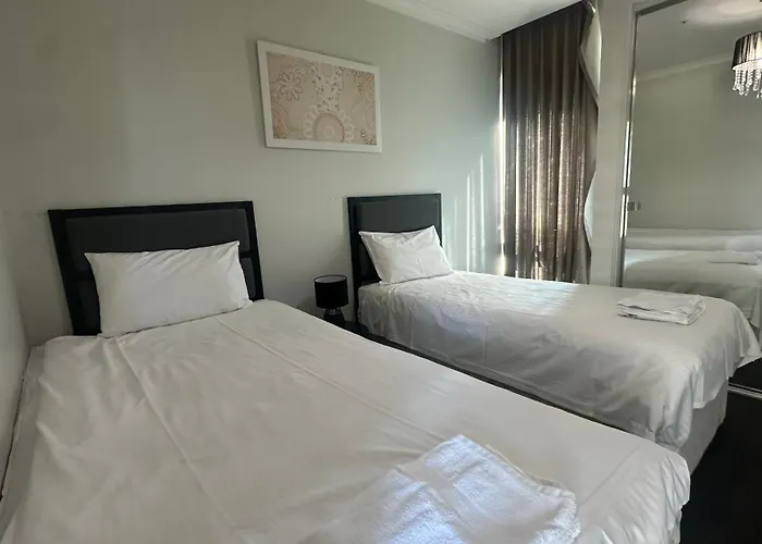 Luxury Heart Cbd Top Floor Apartment Spa,Gym, Pool Melbourne City