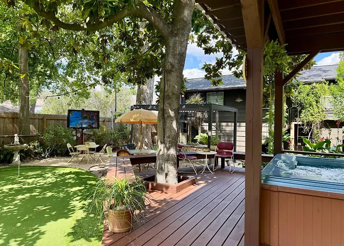 Hilltop - Retreat From The City With Pool & Hot Tub At The Ponderosa Houston