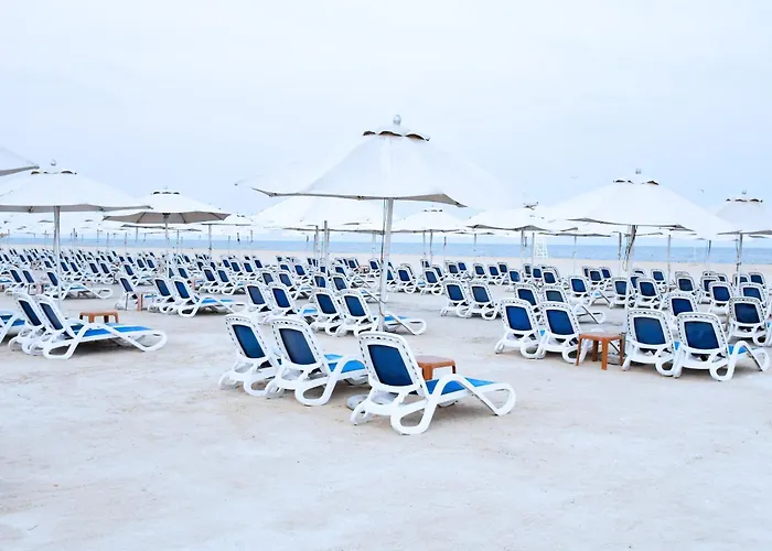 Hotel Wyndham Garden Ajman Corniche