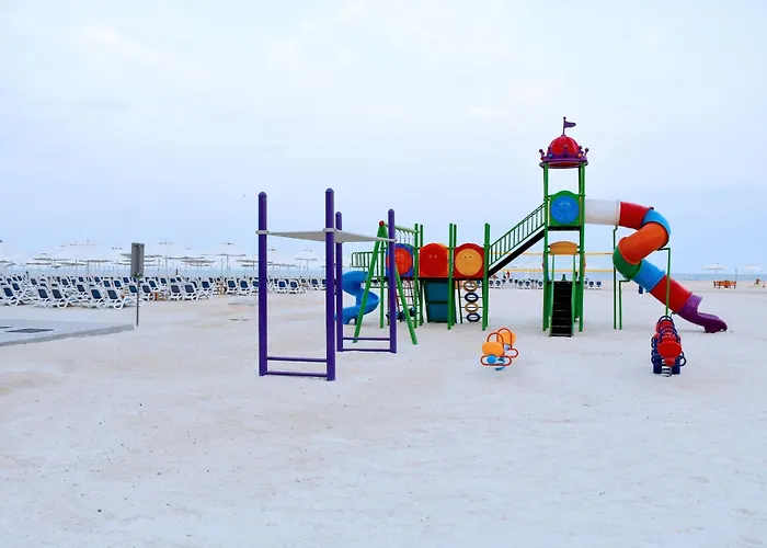 Hotel Wyndham Garden Ajman Corniche