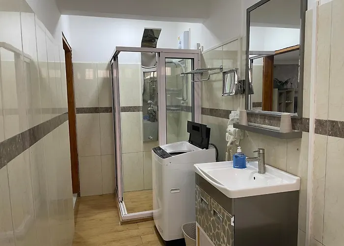 2Br Beach Apartment 3Min Walk To Flic En Flac Beach With Pool Balcony Ac