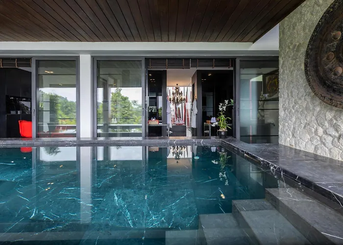 Villa Yin-Noi, Private Oceanfront Villa, Strand Kamala