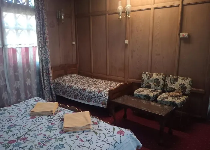 Hotel Floating Luxury Group Of Houseboats Srīnagar