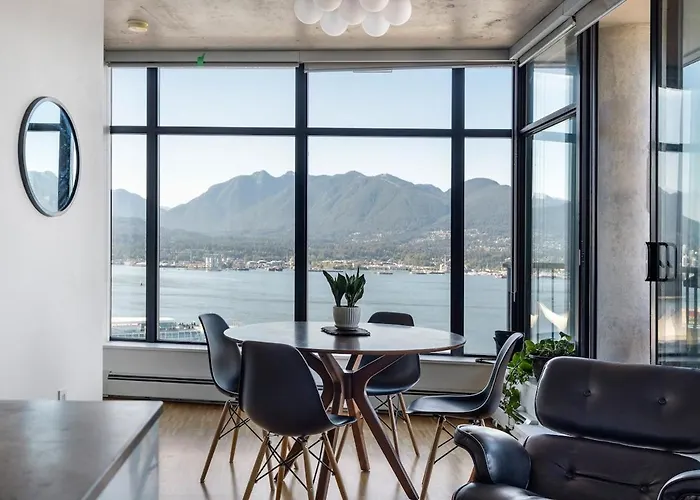 The W, Modernized 2 Bedroom Downtown Highrise Vancouver