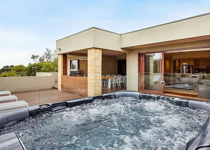 Stunning Home Alfresco Entertainment Jacuzzi Rye