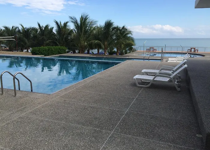 Resort Frente Al Mar Tonsupa