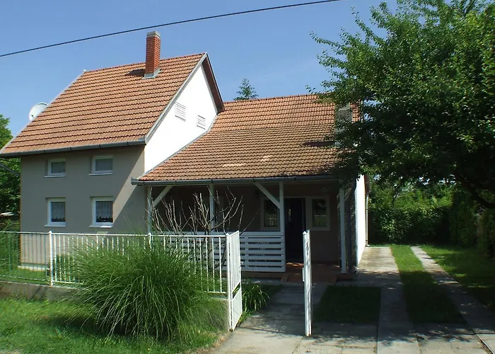 Nika Nyaralo Jakuzzival Balatonkeresztúr