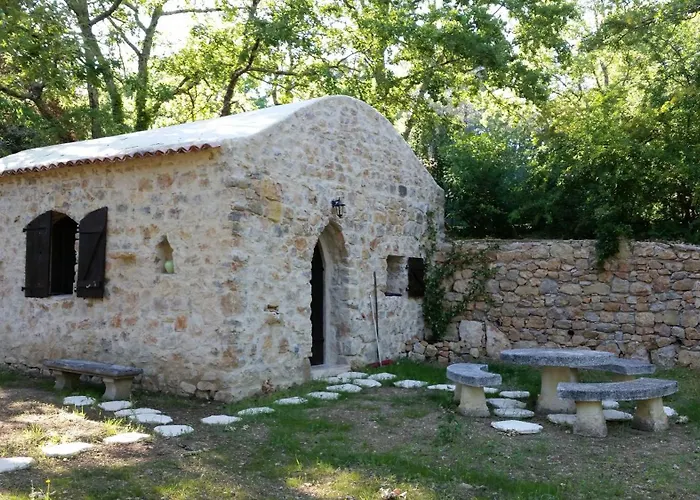 Le Donjon Des Combes Et Son Spa Fayence