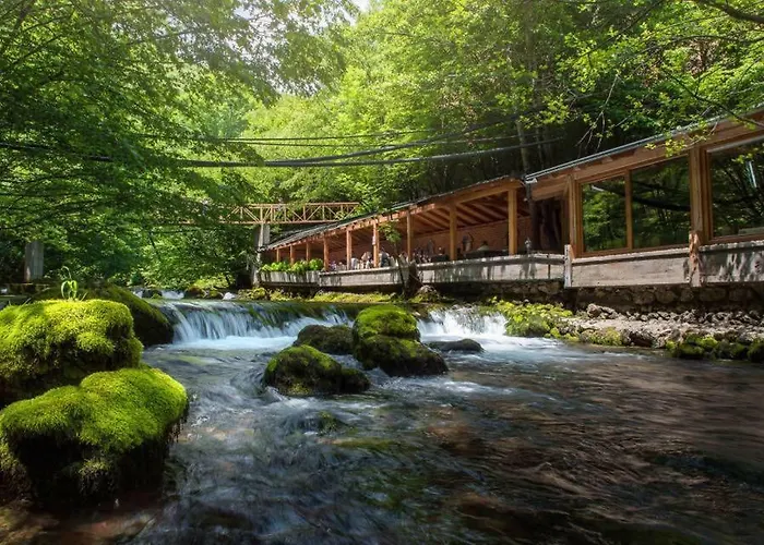 Resort Ujevara E Drinit Peć