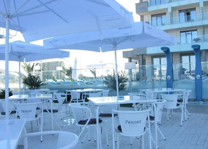 Frontal View By Twin Residence Mamaia