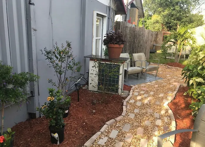 Inn Leather Guest House-Gay Male Only Fort Lauderdale