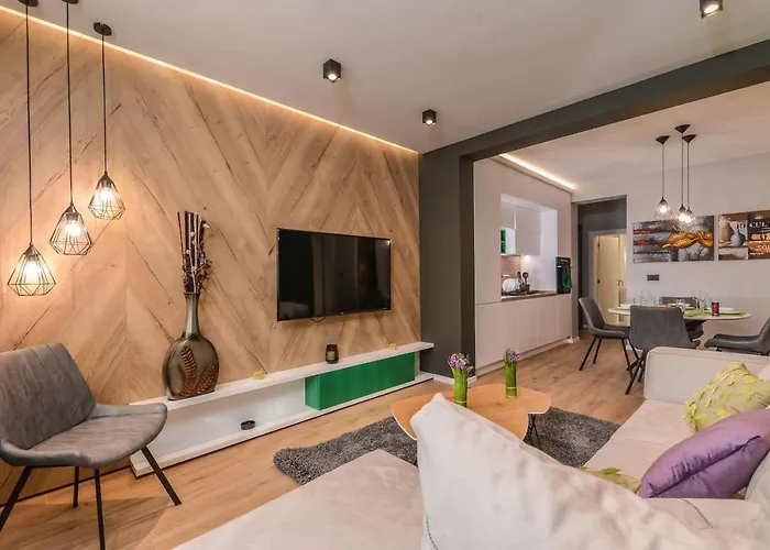 Urban Eden - Lux & Style, 2-Bedroom, 2-Bathroom Sofia