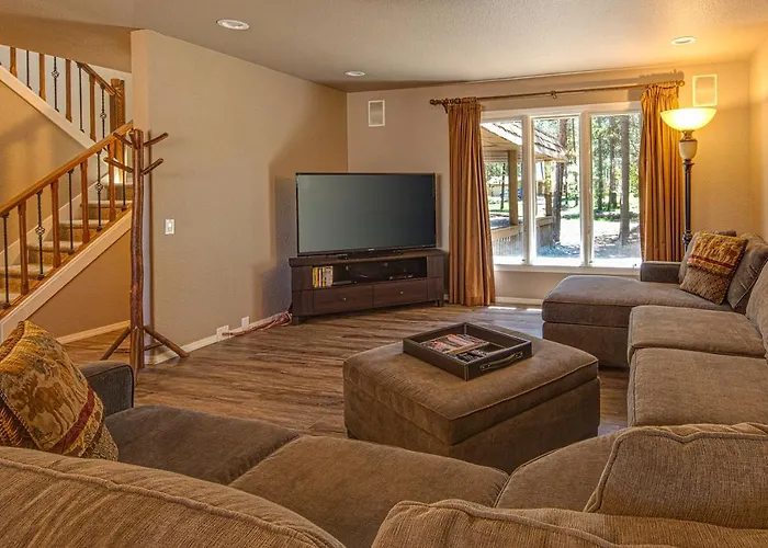 5 Bed 3 Bath Vacation Home In Sunriver