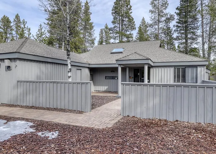 Big Leaf 33 | Discover Sunriver